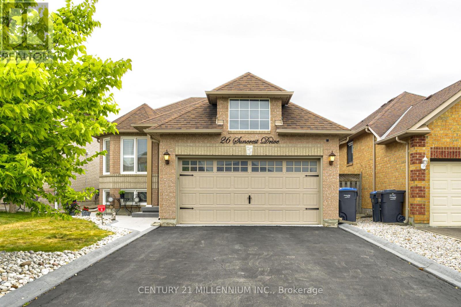 Photo 2 of 26 Suncrest Drive, Brampton ON
