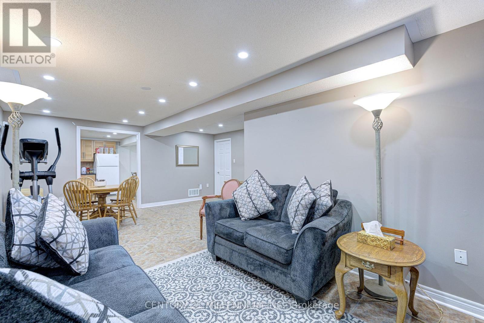 Photo 35 of 26 Suncrest Drive, Brampton ON