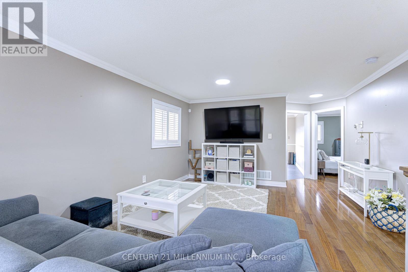 Photo 7 of 26 Suncrest Drive, Brampton ON