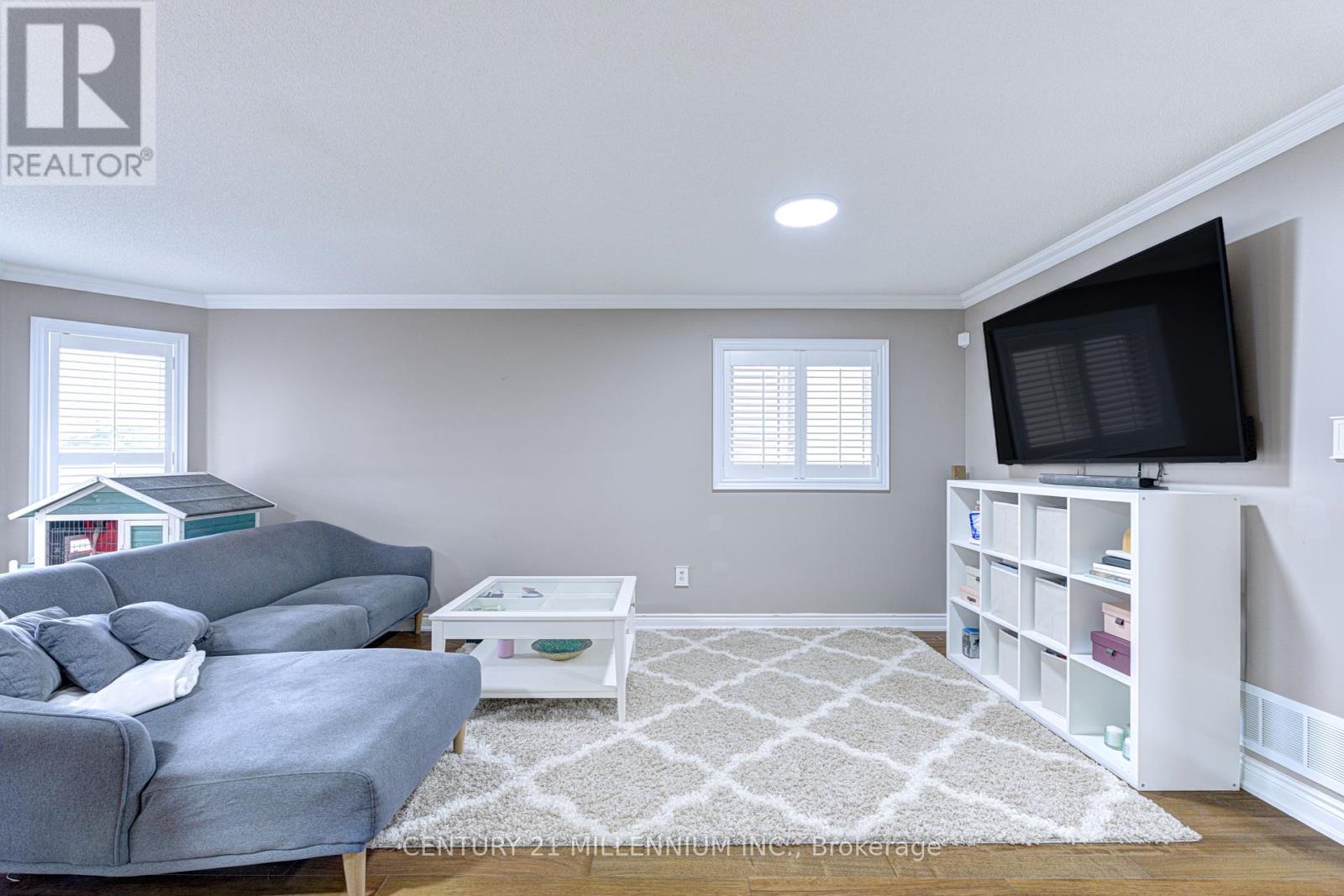 Photo 9 of 26 Suncrest Drive, Brampton ON