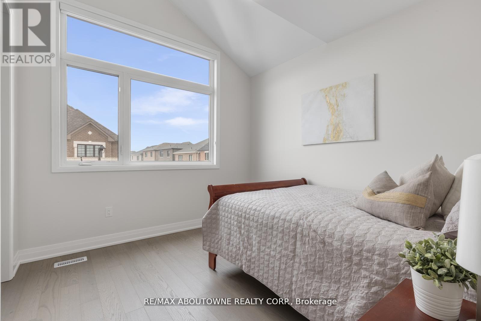 Photo 30 of 3114 Travertine Drive, Oakville ON