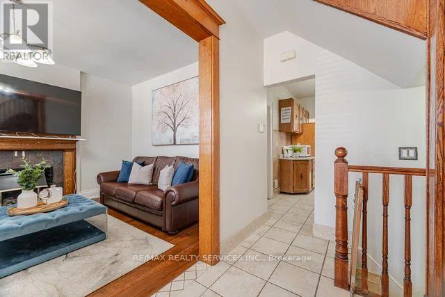 Photo 13 of 444 Maybank Avenue, Toronto ON