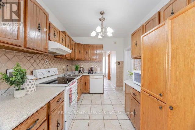 Photo 14 of 444 Maybank Avenue, Toronto ON
