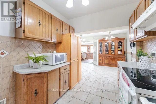 Photo 16 of 444 Maybank Avenue, Toronto ON