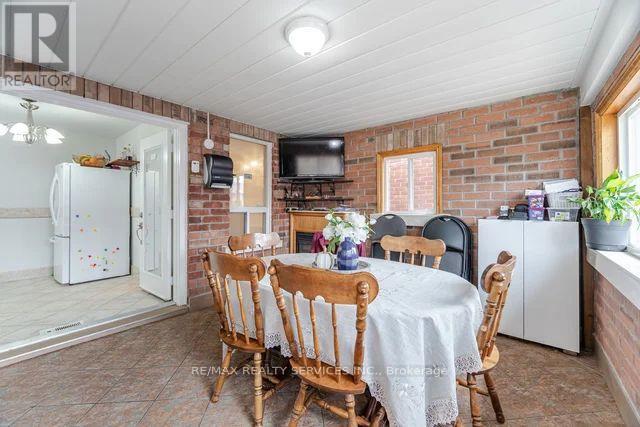 Photo 18 of 444 Maybank Avenue, Toronto ON