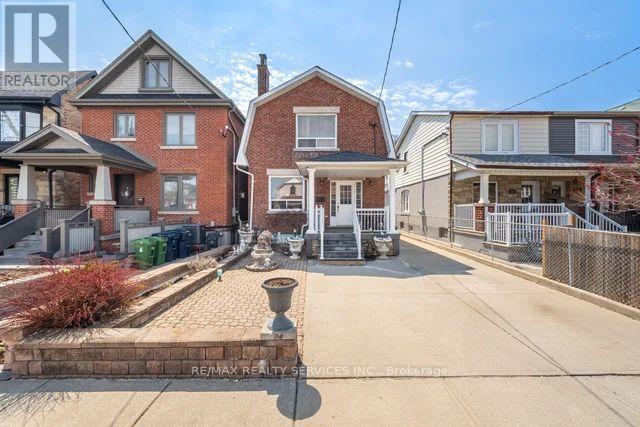 Photo 2 of 444 Maybank Avenue, Toronto ON