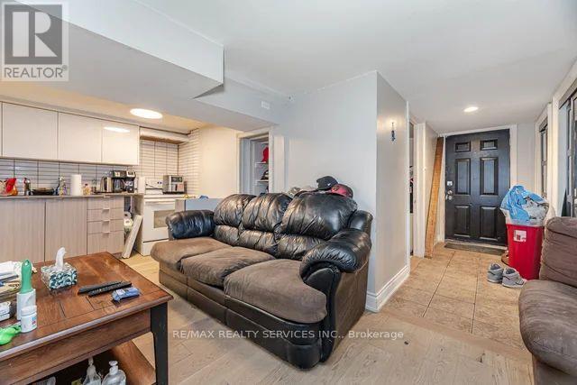 Photo 32 of 444 Maybank Avenue, Toronto ON