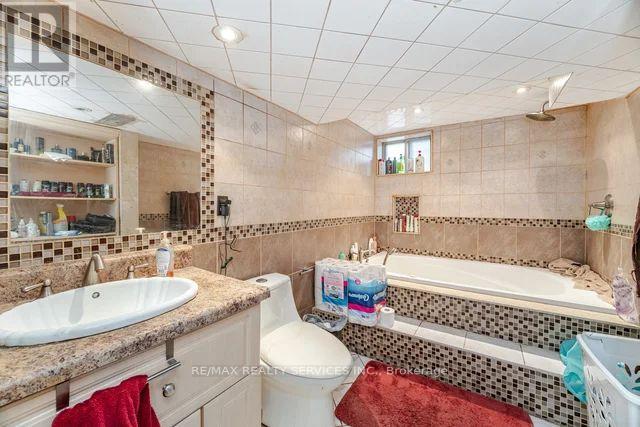 Photo 34 of 444 Maybank Avenue, Toronto ON