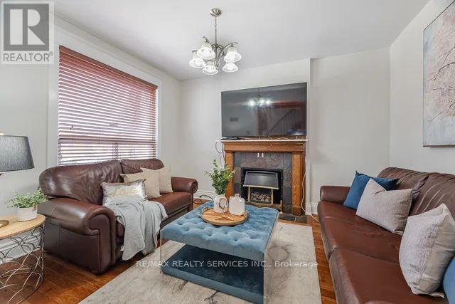 Photo 7 of 444 Maybank Avenue, Toronto ON