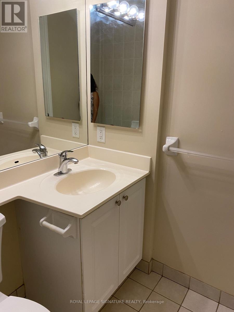Photo 17 of 202 3880 Duke Of York Boulevard, Mississauga ON