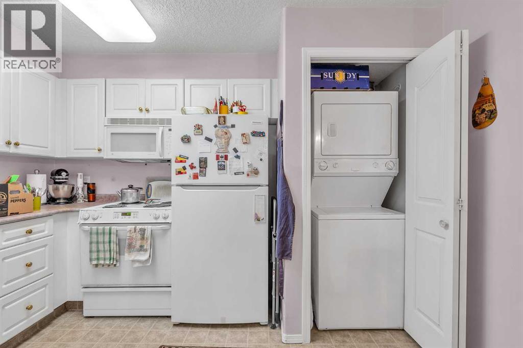 Single Family House for Sale in   Pinecliff Grove NE Pineridge Calgary 