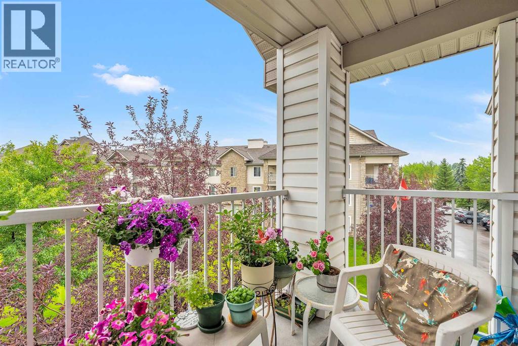 Single Family House for Sale in   Pinecliff Grove NE Pineridge Calgary 