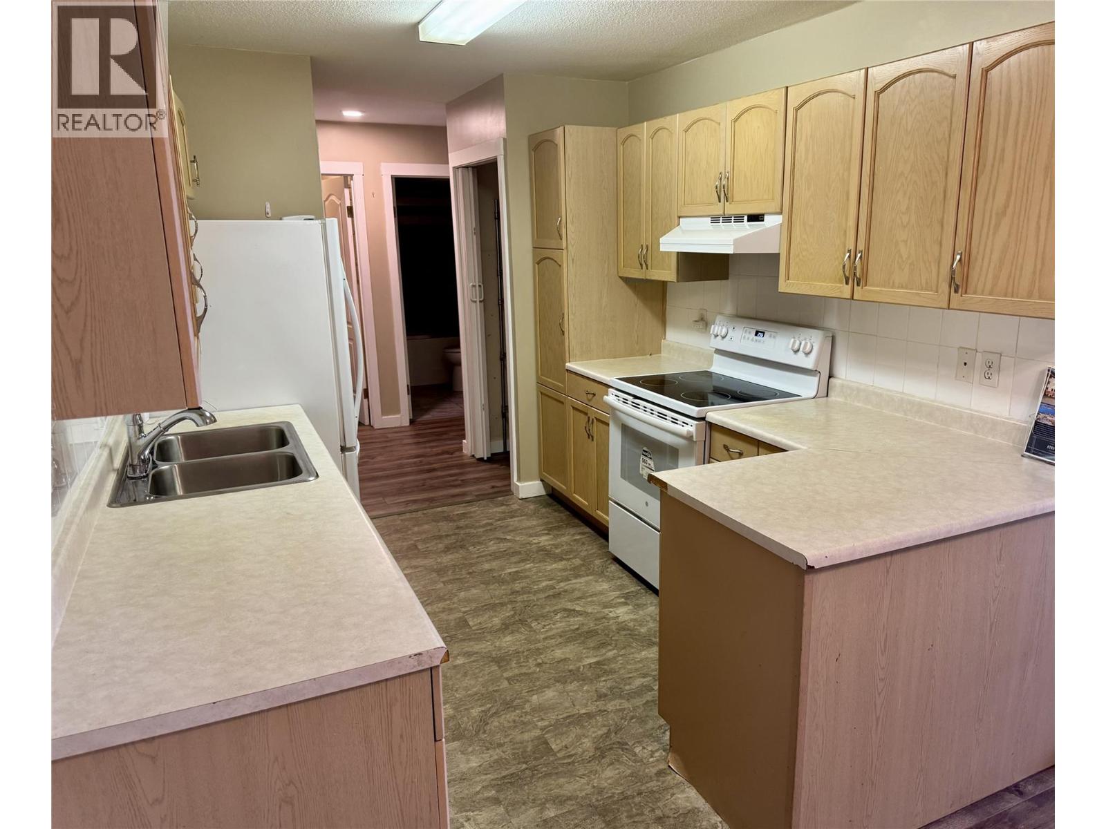203 769 KLO Road, Kelowna