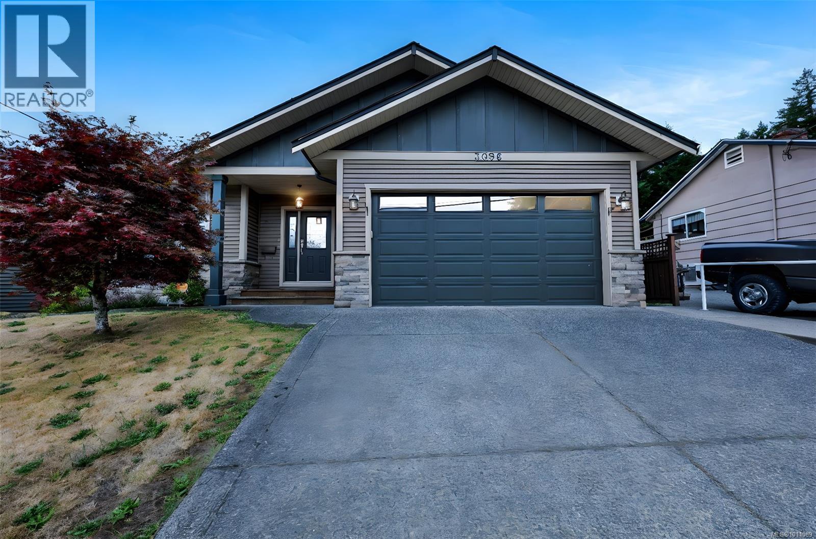 Photo 1 of 3096 Lashman Ave, Duncan BC
