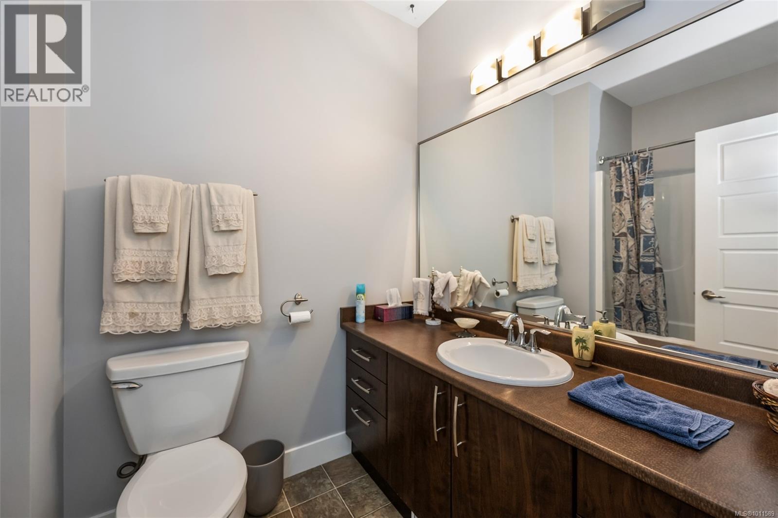 Photo 19 of 3096 Lashman Ave, Duncan BC