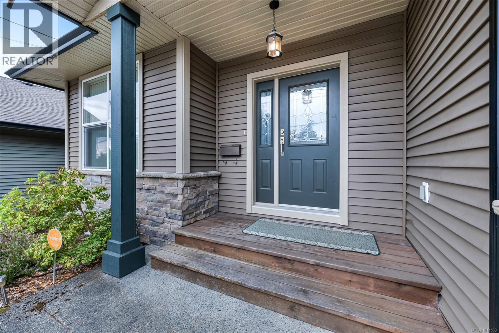 Photo 2 of 3096 Lashman Ave, Duncan BC
