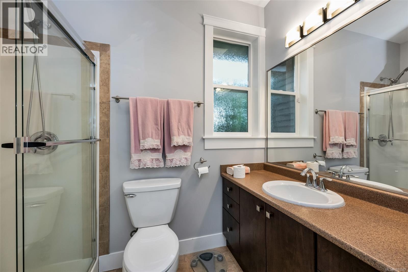 Photo 23 of 3096 Lashman Ave, Duncan BC