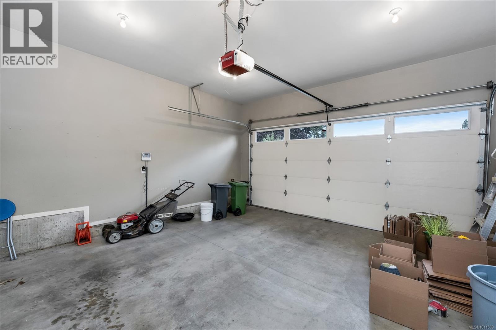Photo 25 of 3096 Lashman Ave, Duncan BC