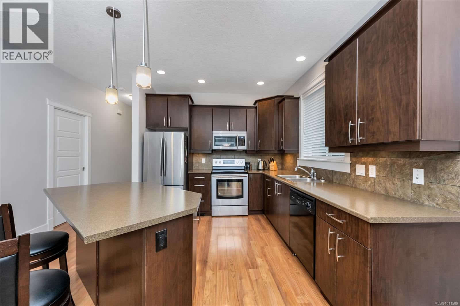 Photo 5 of 3096 Lashman Ave, Duncan BC