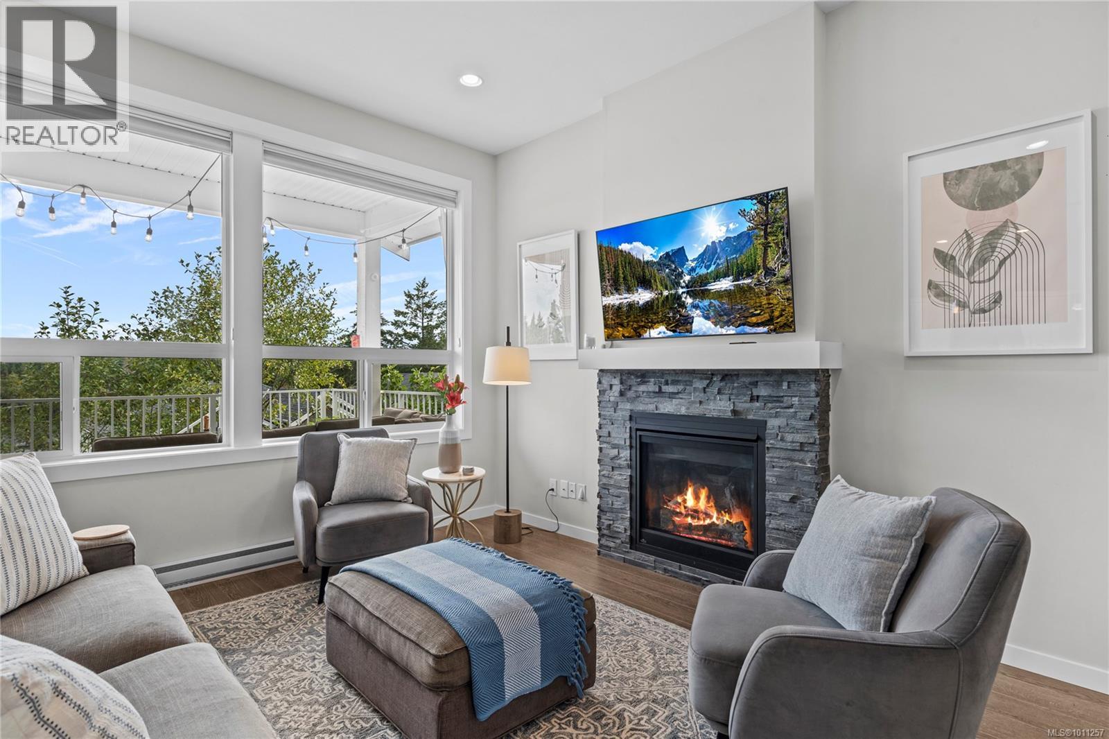 Photo 2 of 5147 Dunn Pl, Nanaimo BC