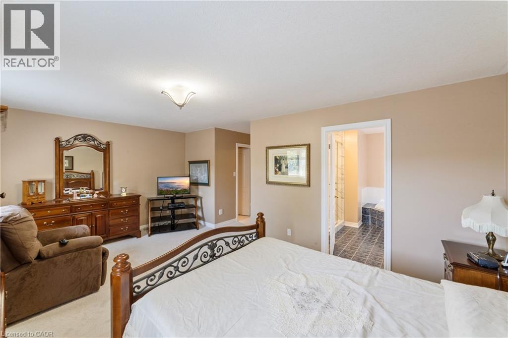 Photo 21 of 82 Griffith Drive, Grimsby ON