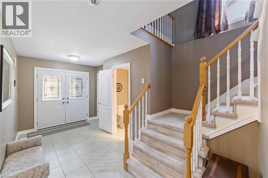 Photo 26 of 82 Griffith Drive, Grimsby ON