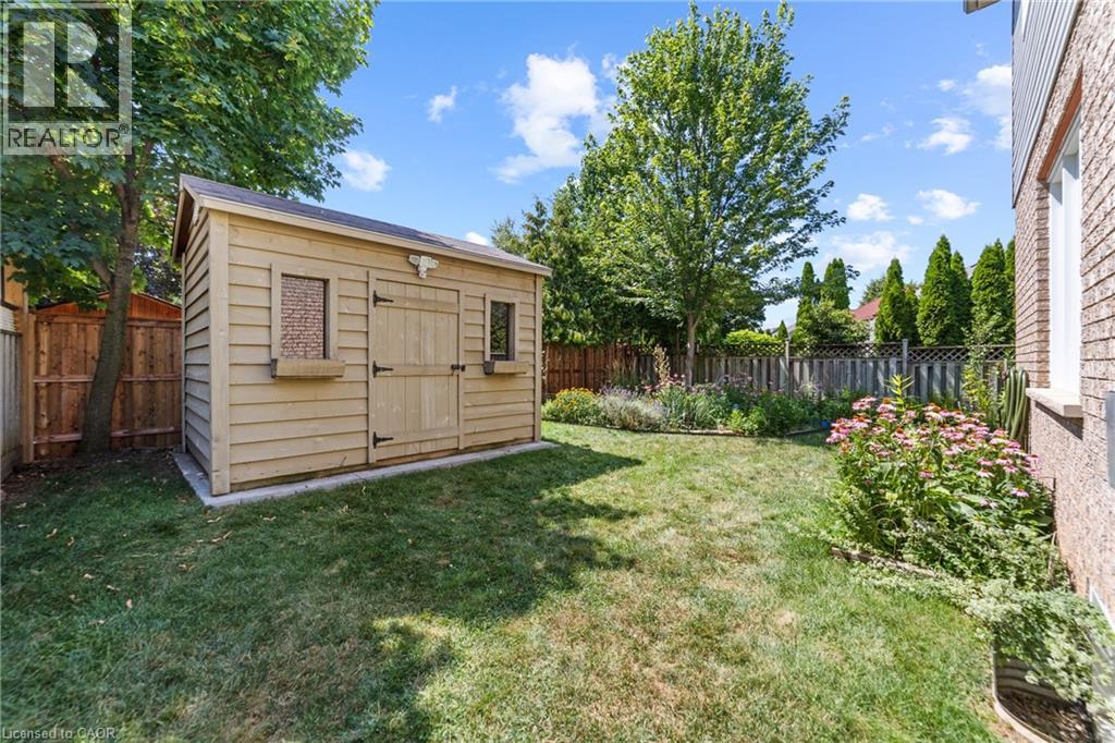 Photo 18 of 82 Griffith Drive, Grimsby ON