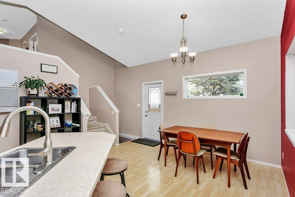 Photo 11 of 21331 89 Av Nw, Edmonton AB