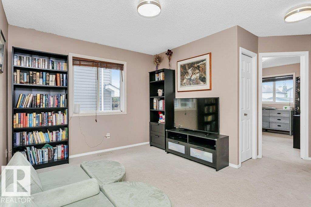 Photo 21 of 21331 89 Av Nw, Edmonton AB