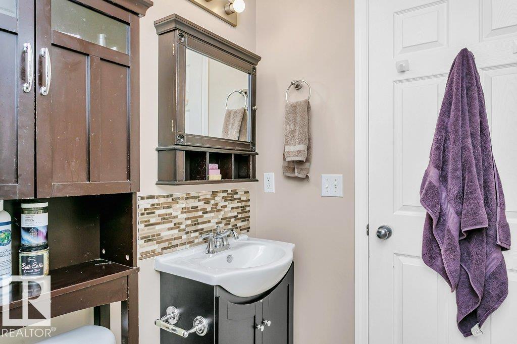 Photo 26 of 21331 89 Av Nw, Edmonton AB