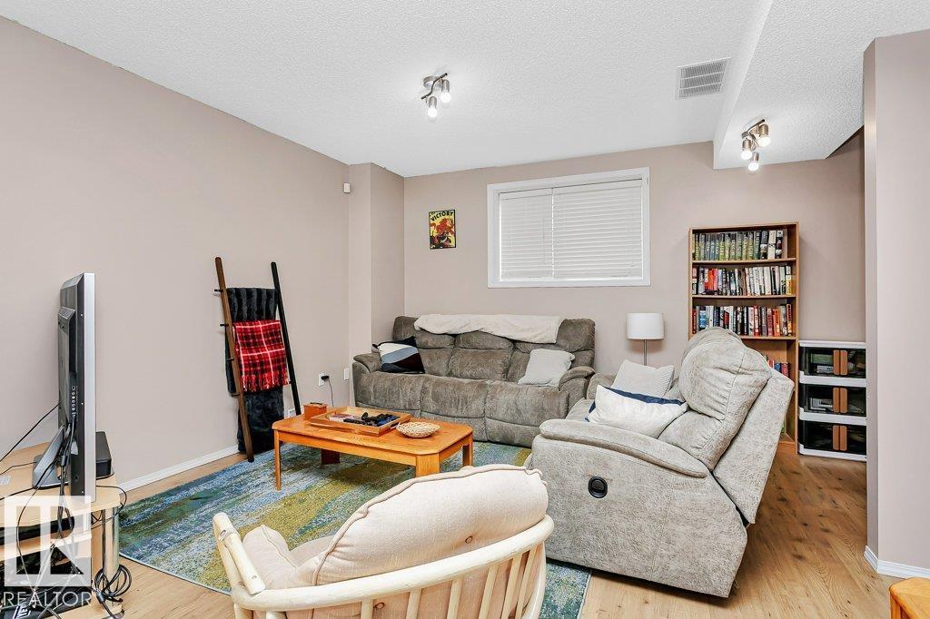 Photo 31 of 21331 89 Av Nw, Edmonton AB