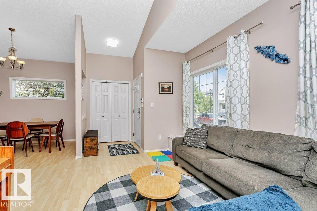 Photo 7 of 21331 89 Av Nw, Edmonton AB
