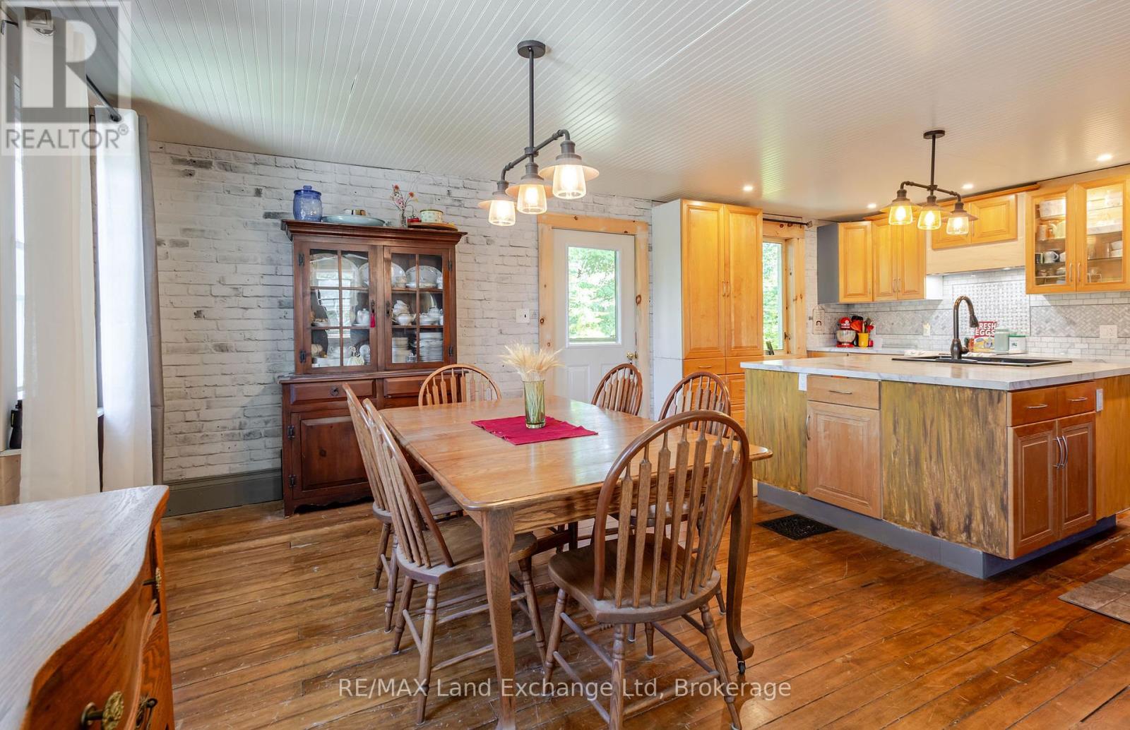 Photo 10 of 3095 Old Mill Street, Howick ON