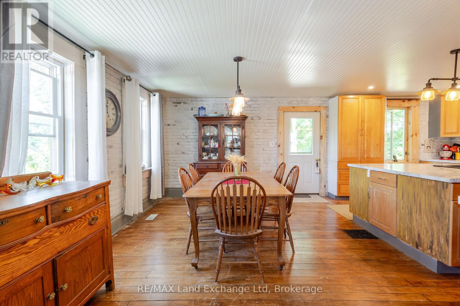 Photo 9 of 3095 Old Mill Street, Howick ON