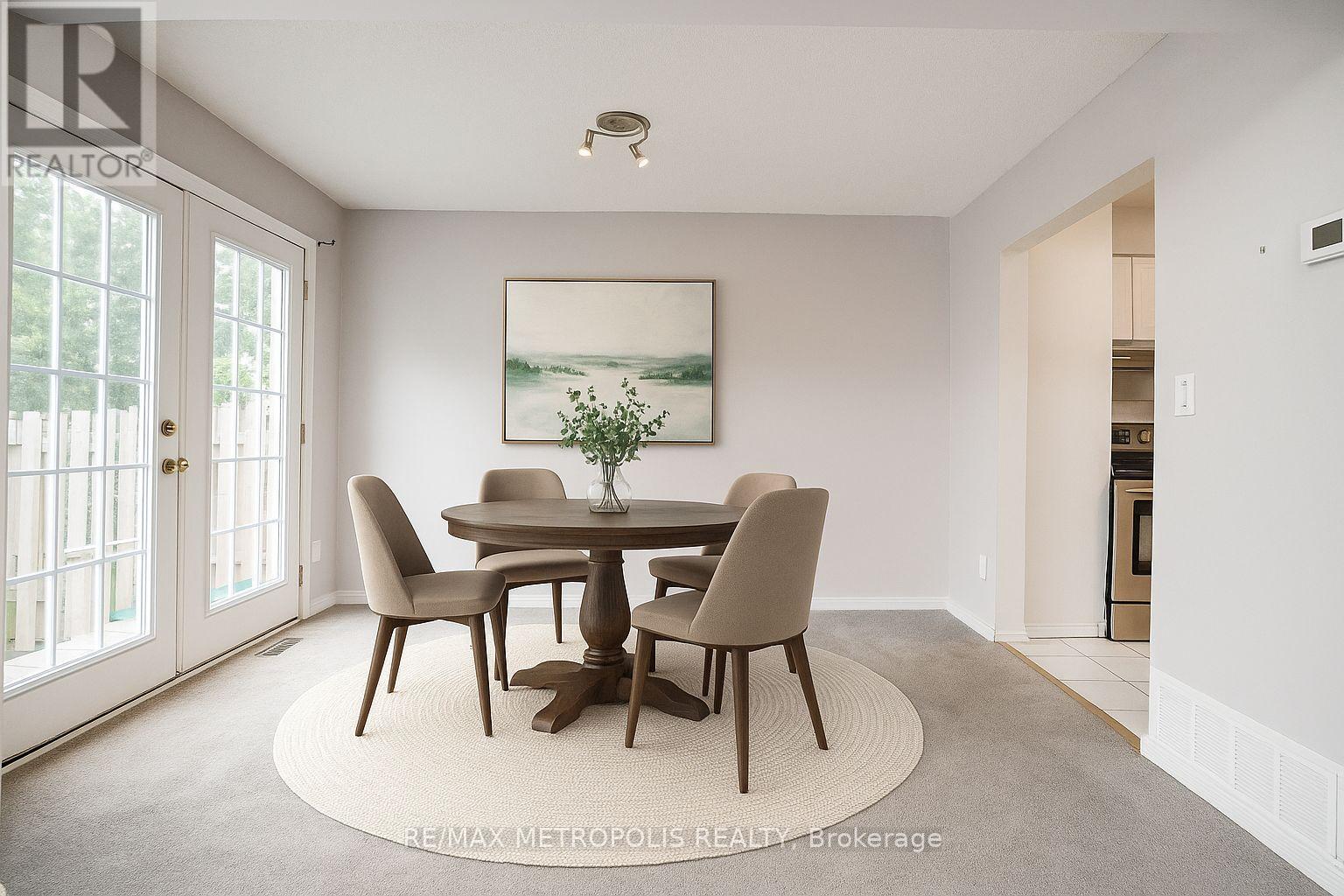 Photo 8 of 59 2 Royalwood Court, Hamilton ON