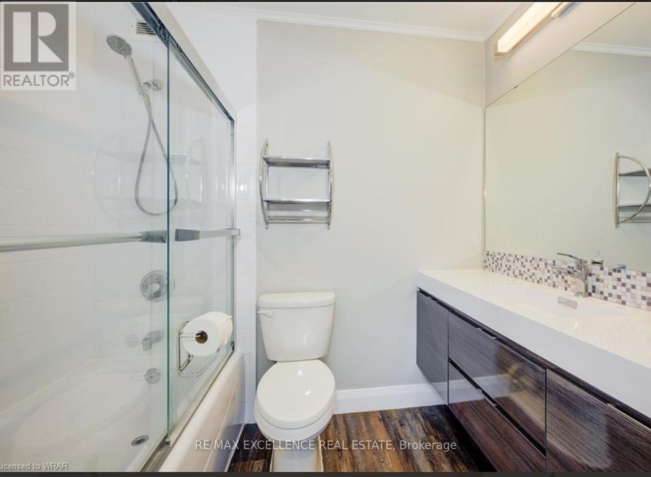 Photo 17 of 55 30 Green Valley Drive, Kitchener ON