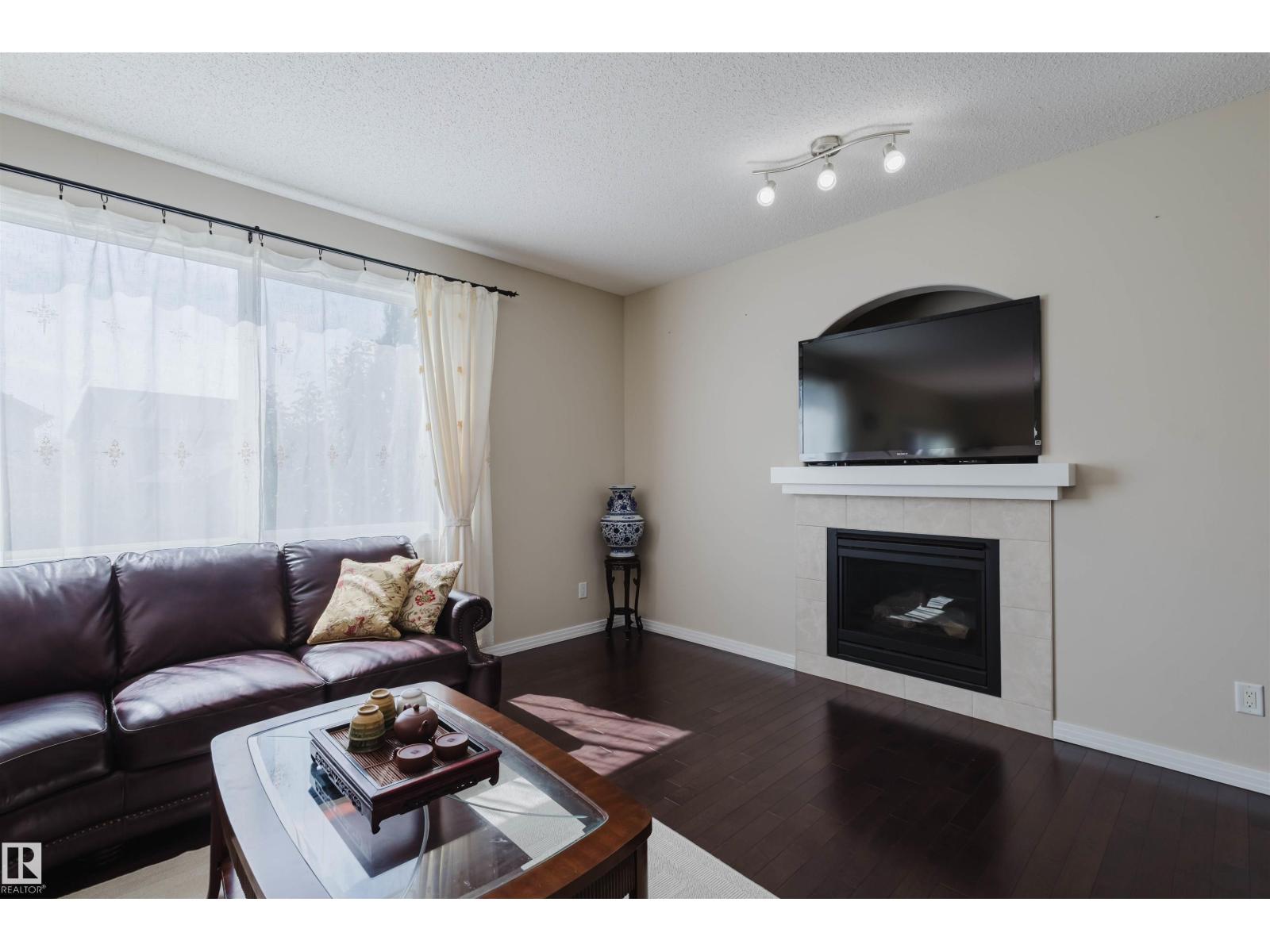 Photo 6 of 6731 Speaker Pl Nw, Edmonton AB