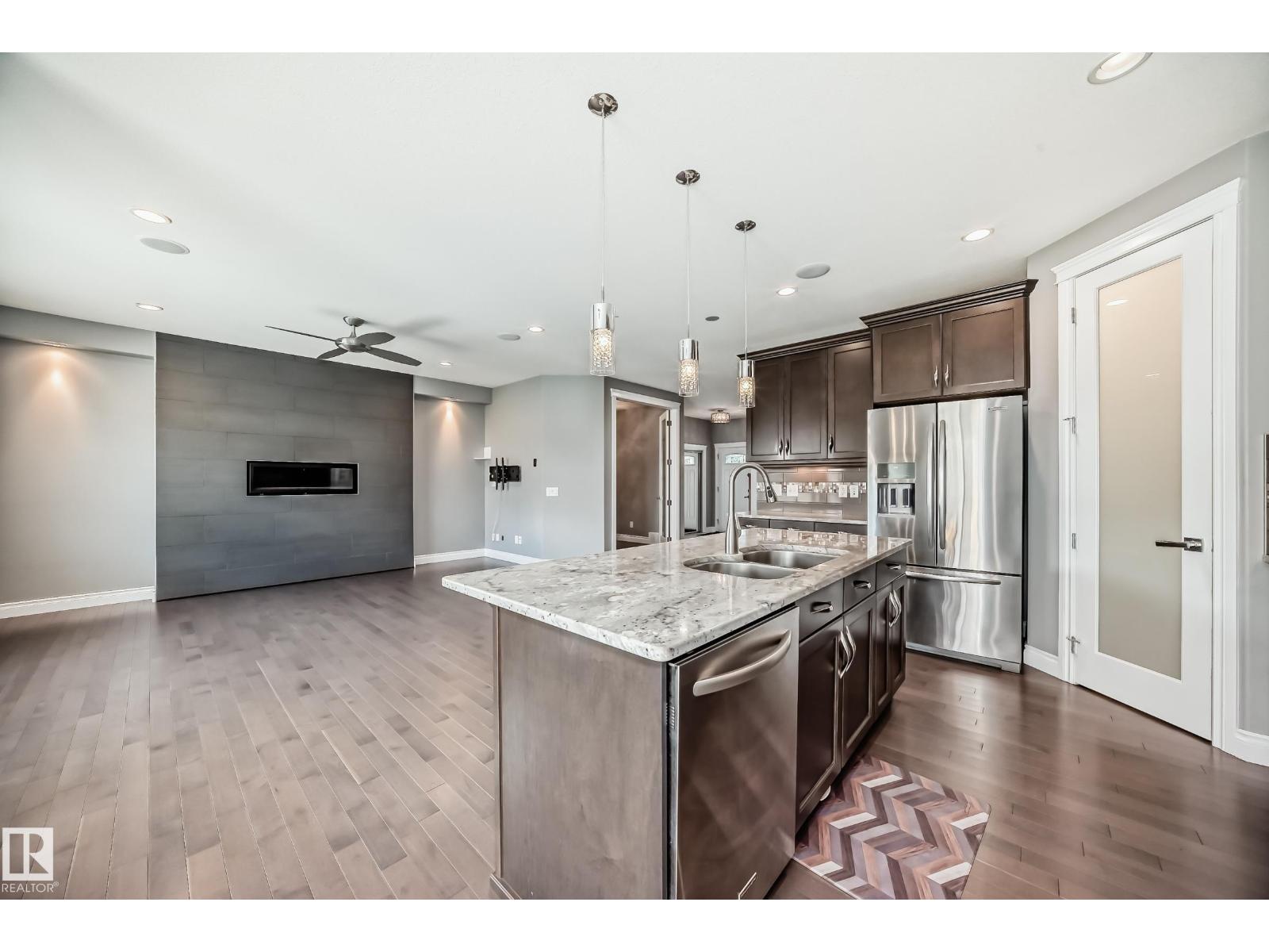 Photo 1 of 1921 33 St Nw, Edmonton AB