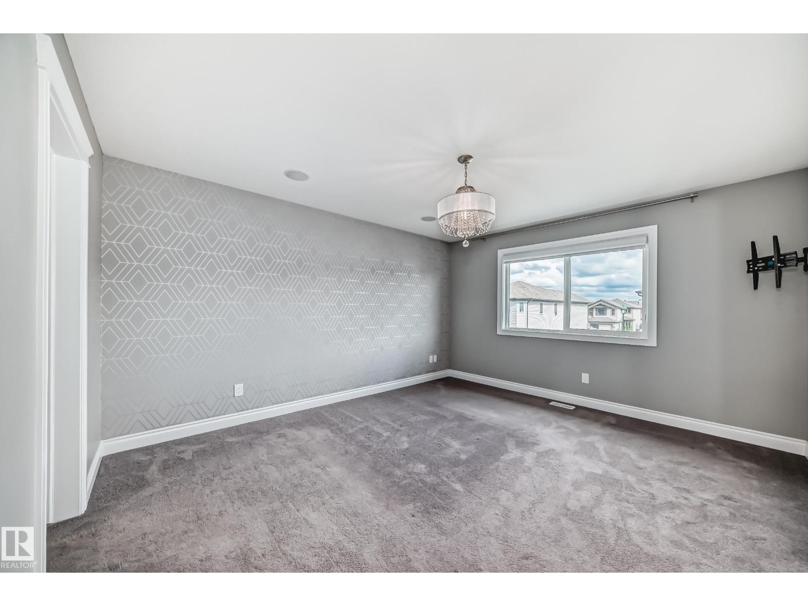 Photo 18 of 1921 33 St Nw, Edmonton AB