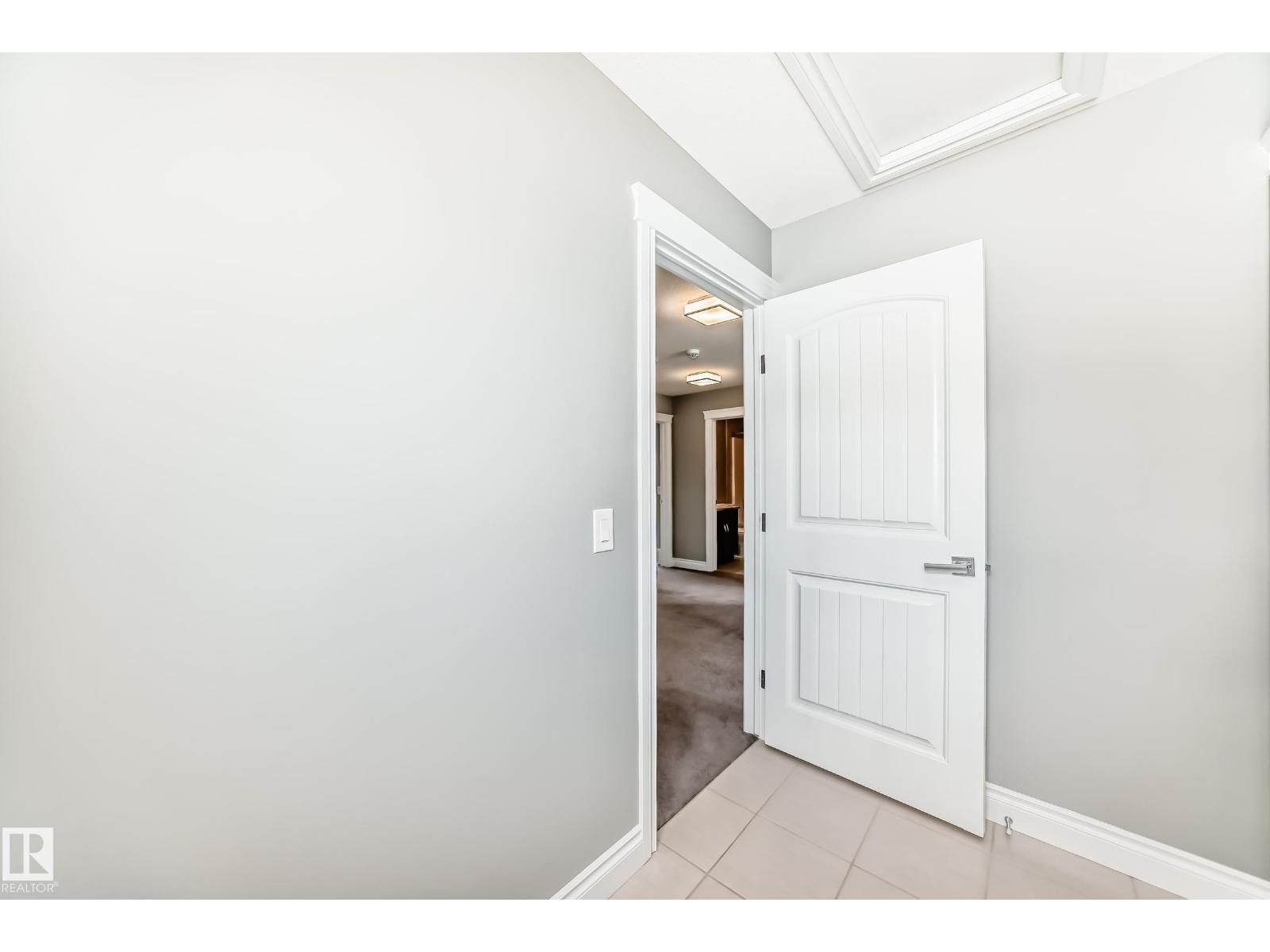 Photo 17 of 1921 33 St Nw, Edmonton AB