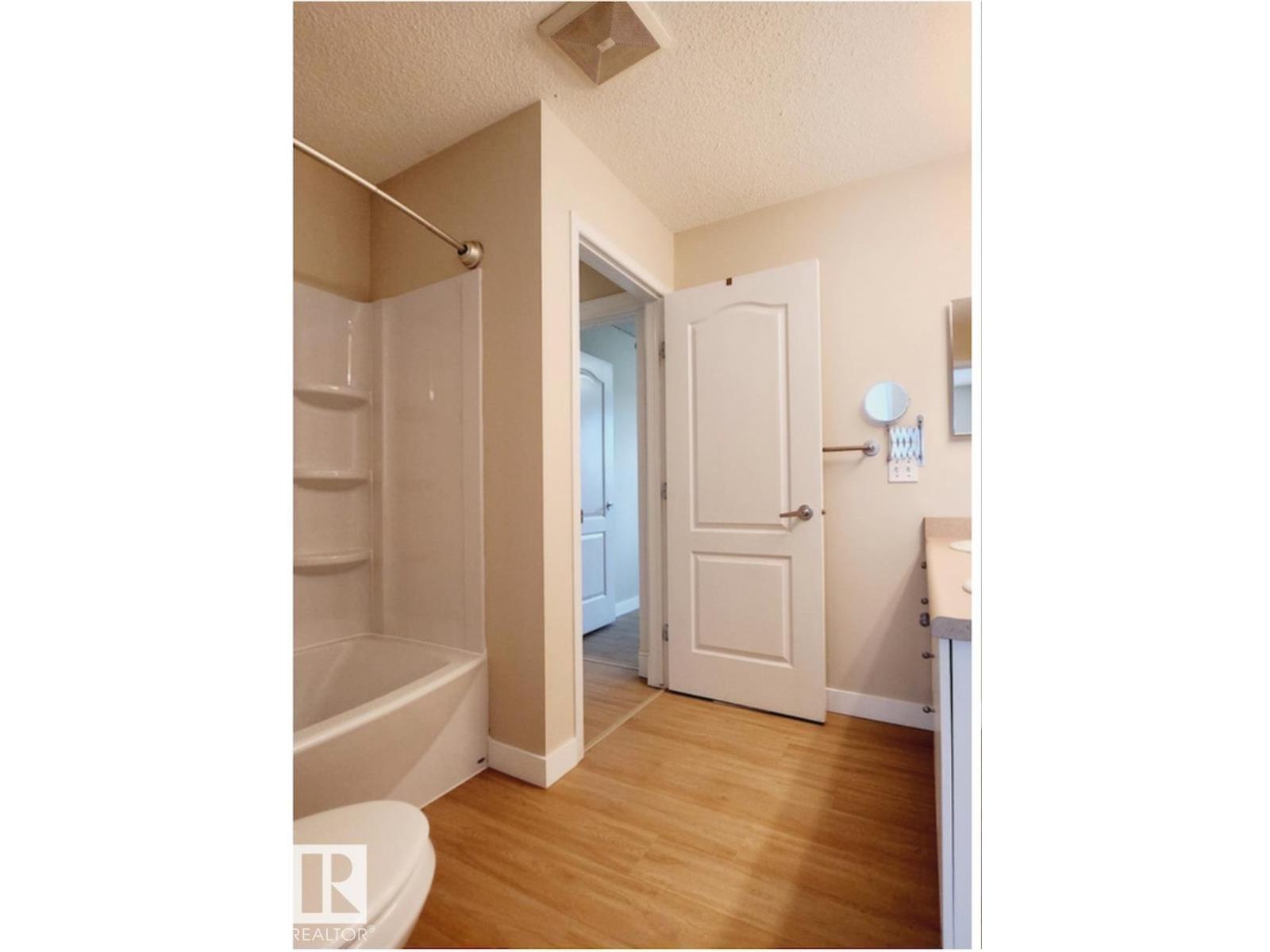 Photo 18 of 47 16728 115 St Nw, Edmonton AB