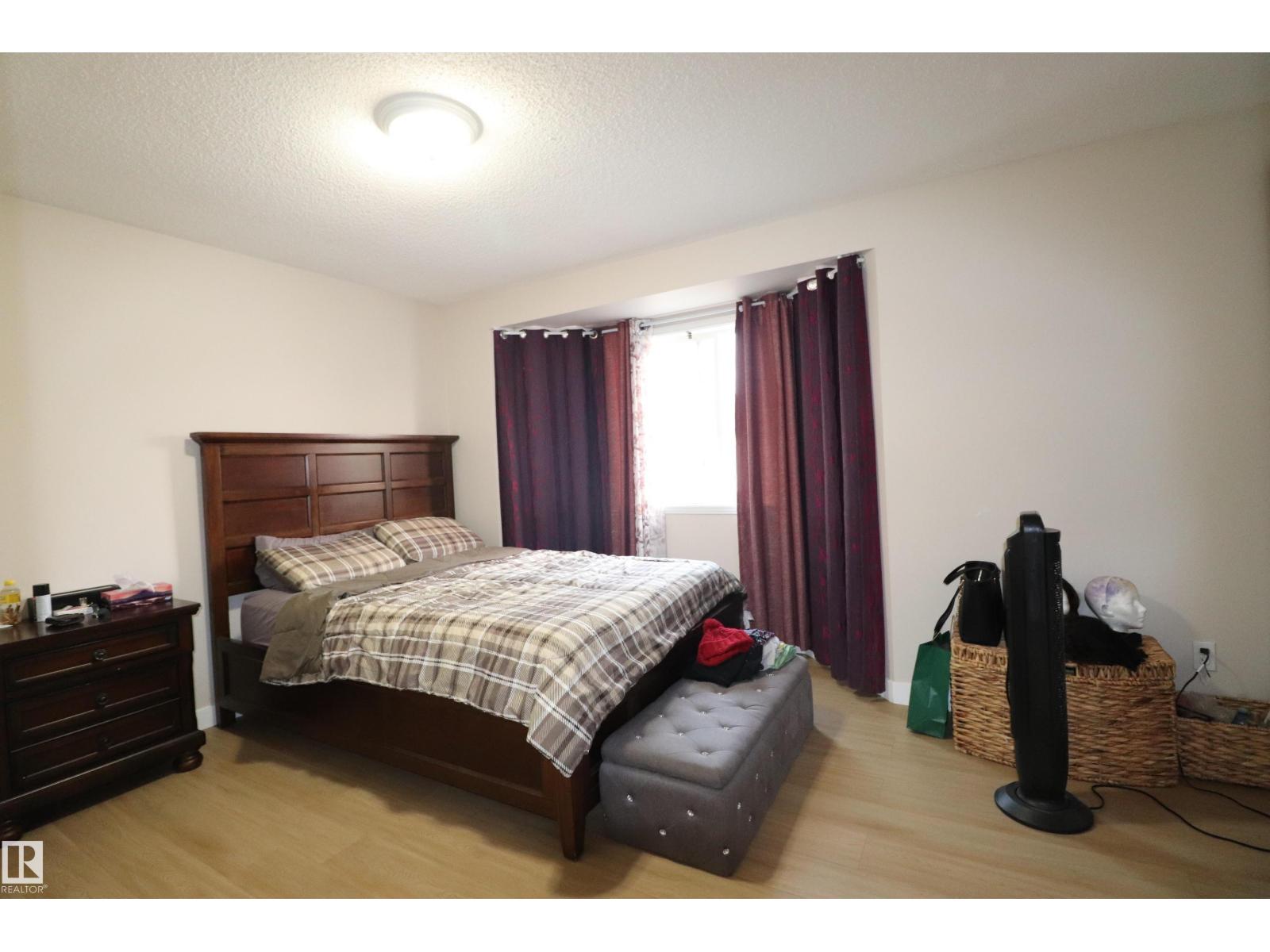 Photo 4 of 47 16728 115 St Nw, Edmonton AB