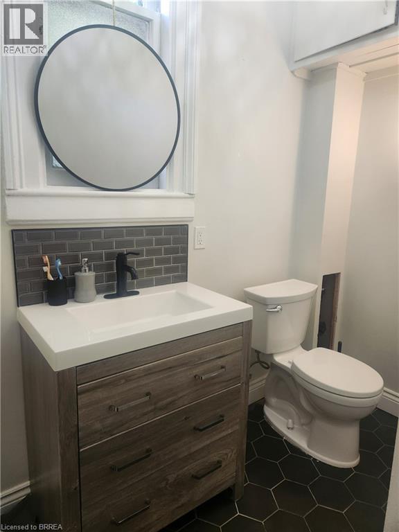 Photo 15 of 31 Palmerston Avenue Unit Lower, Brantford ON
