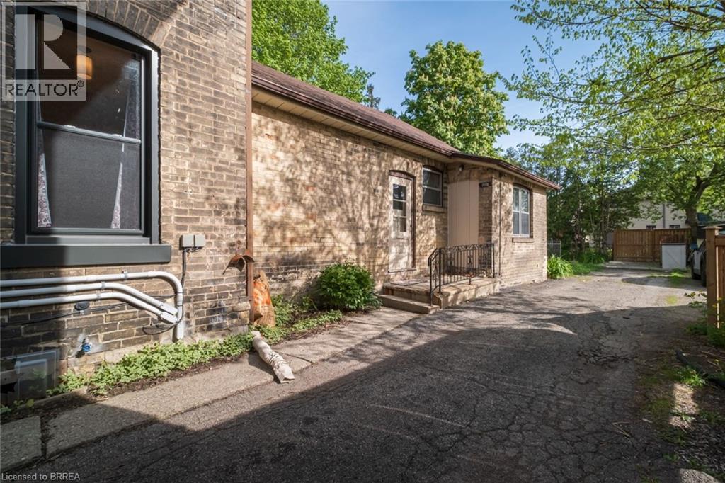 Photo 17 of 31 Palmerston Avenue Unit Lower, Brantford ON