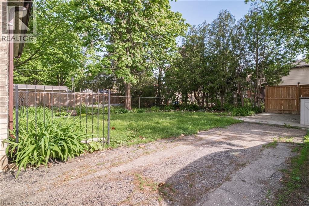 Photo 19 of 31 Palmerston Avenue Unit Lower, Brantford ON