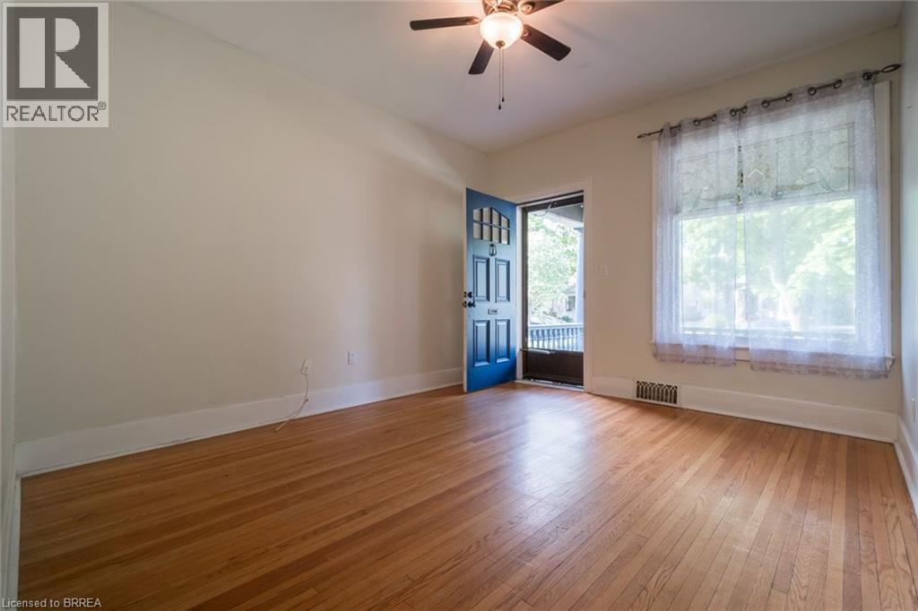 Photo 5 of 31 Palmerston Avenue Unit Lower, Brantford ON