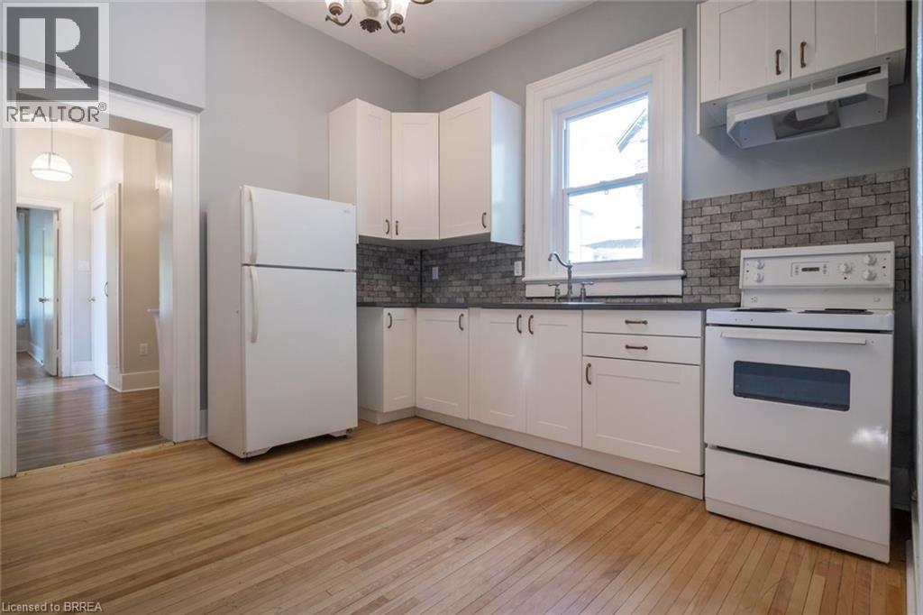 Photo 6 of 31 Palmerston Avenue Unit Lower, Brantford ON