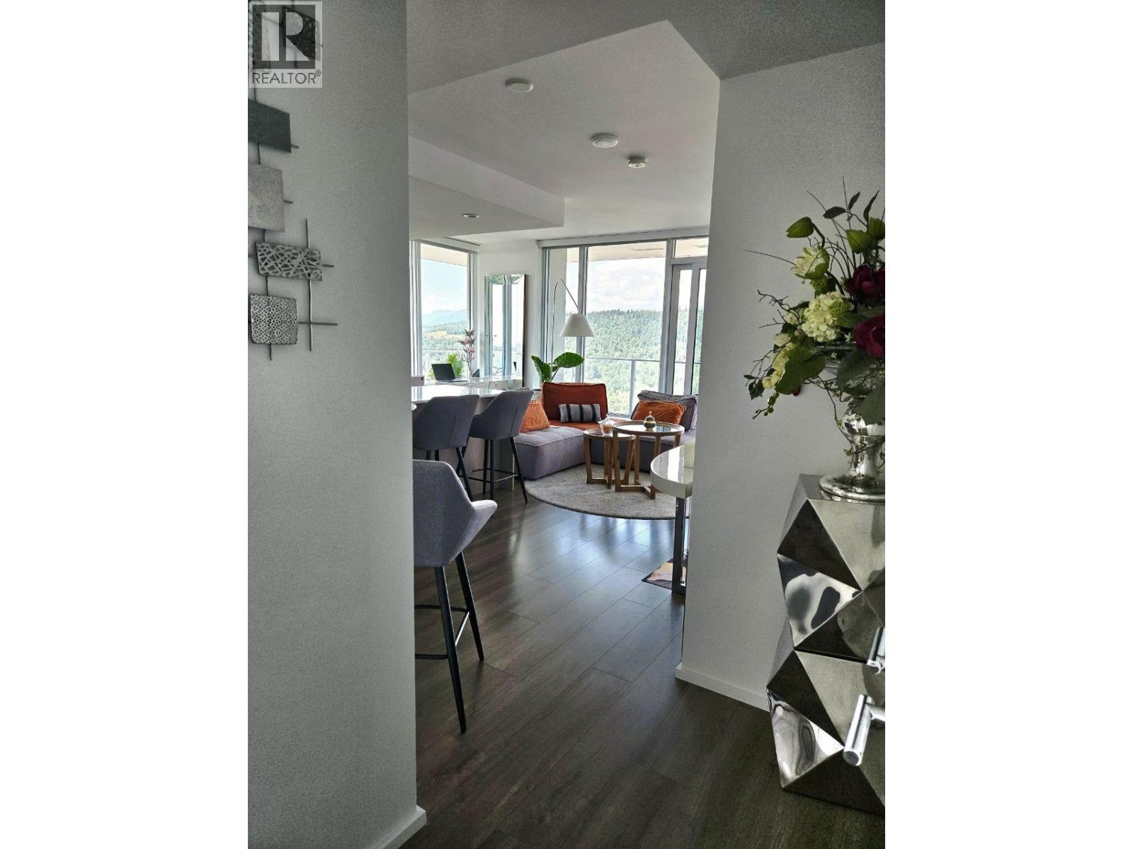 Photo 4 of 4304 3833 Evergreen Place, Burnaby BC
