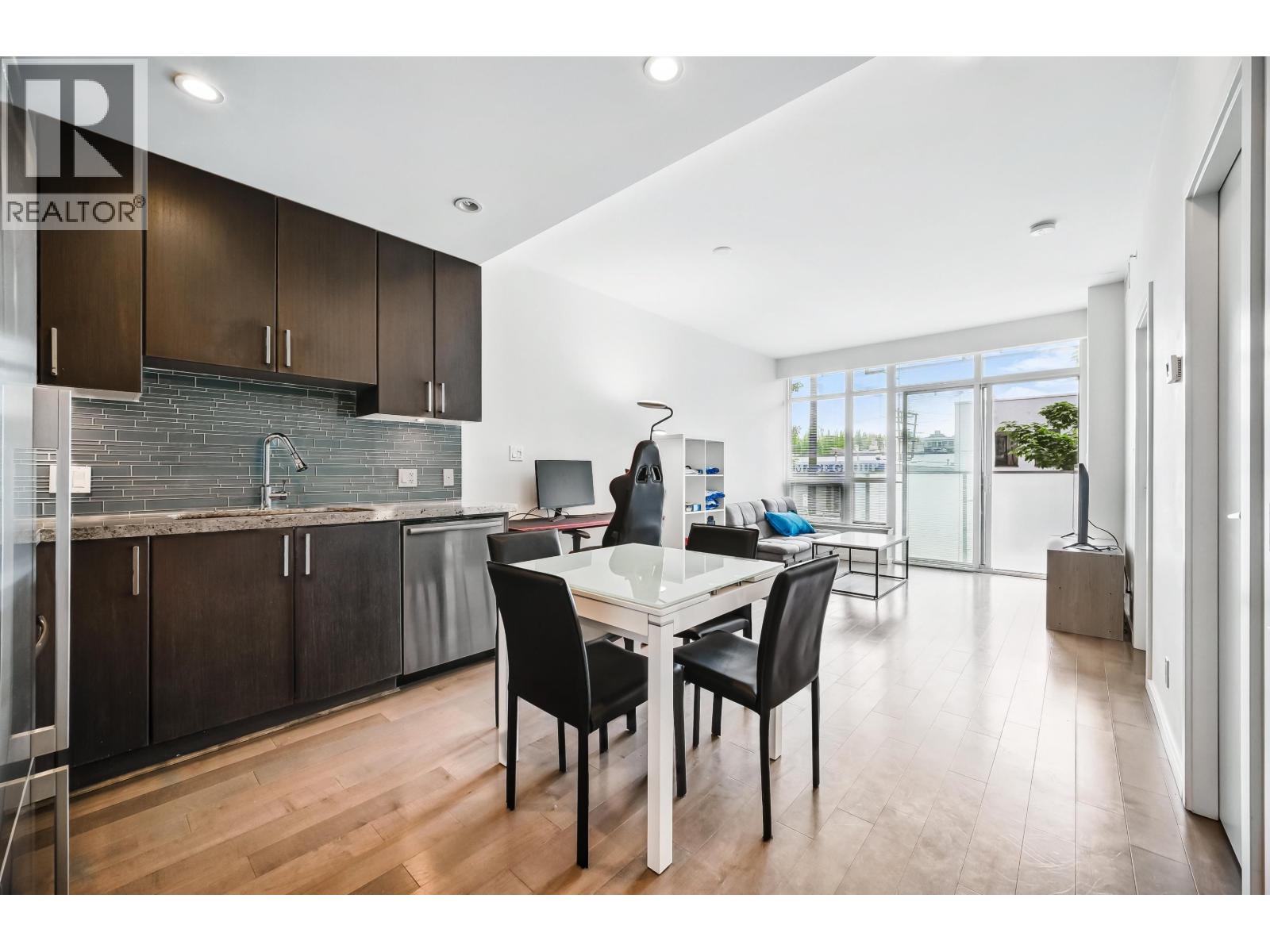 Photo 17 of 201 63 W 2nd Avenue, Vancouver BC