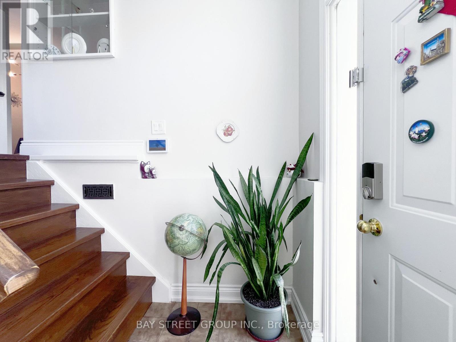 Photo 12 of Main 41 Northey Drive, Toronto ON